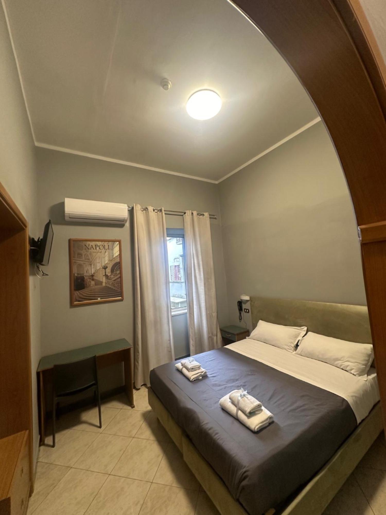 Smart Station Hotel Naples Luaran gambar