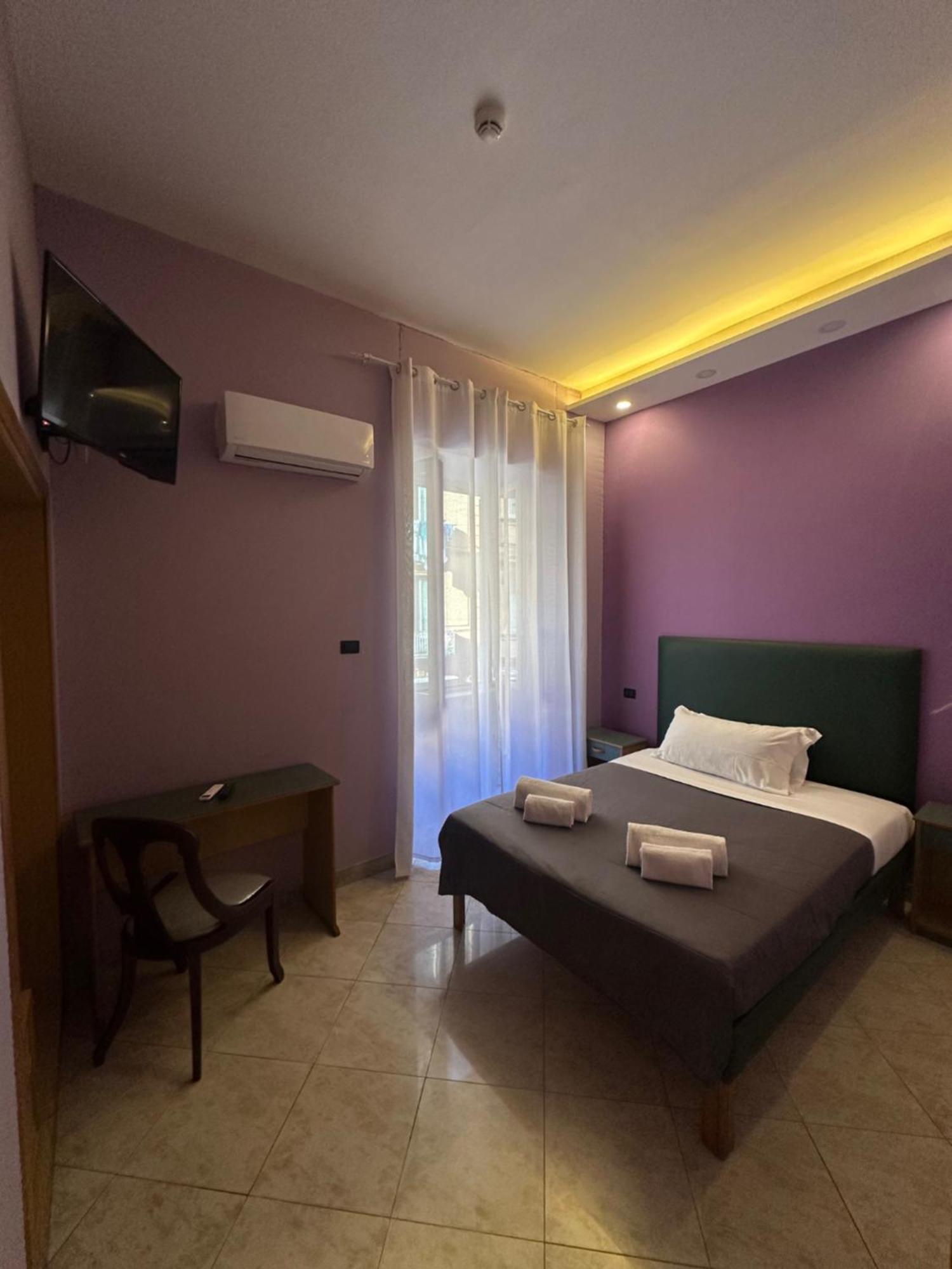 Smart Station Hotel Naples Luaran gambar